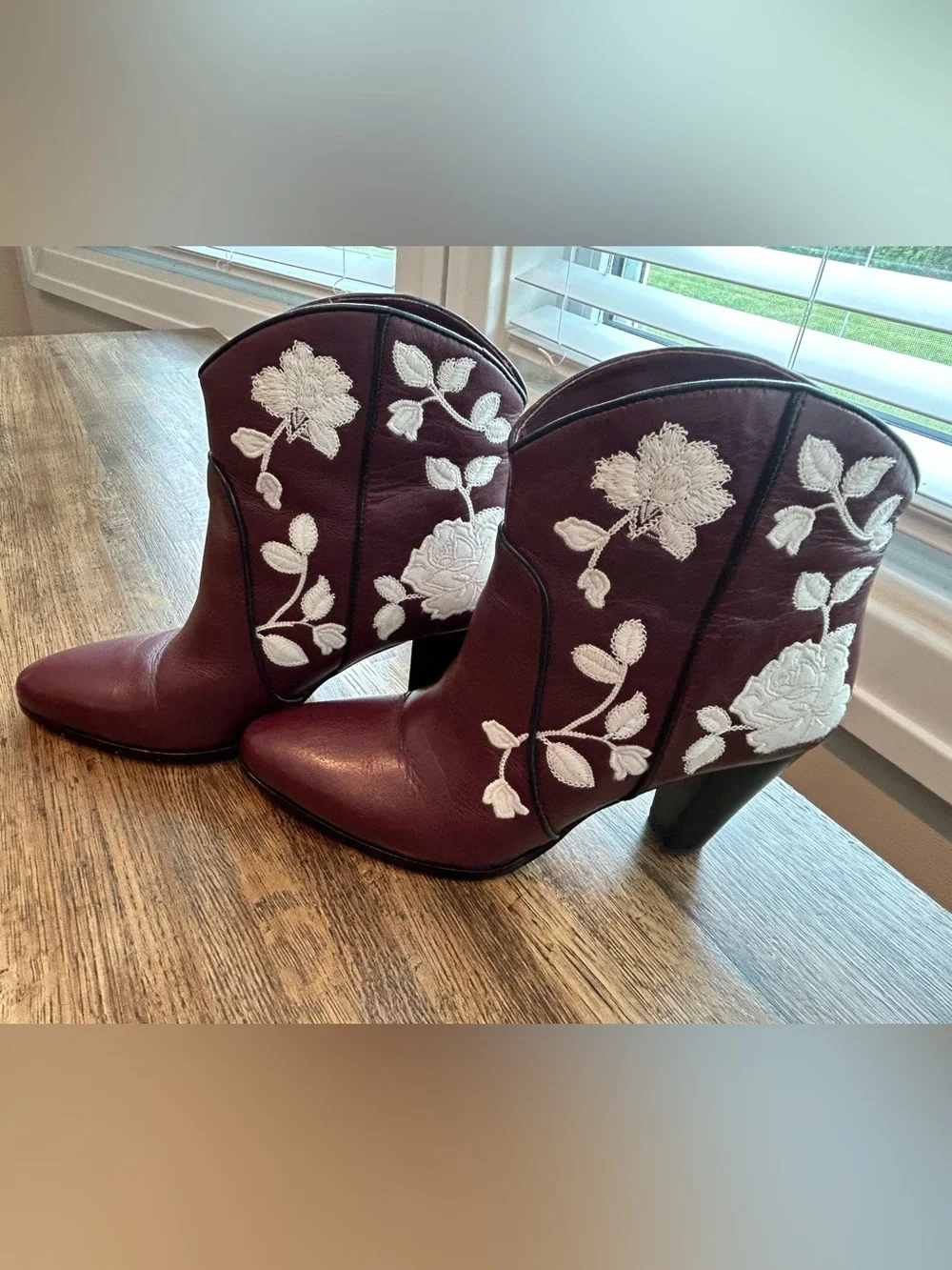 Kate Spade New York Dalton Booties Western Burgundy Leather White Flowers - 8M